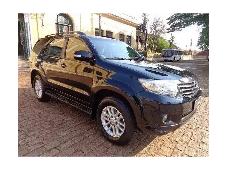 Toyota Hilux SW4 Preto 4