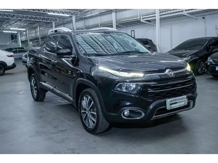 Fiat Toro Preto 1