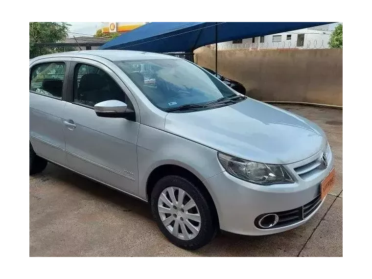 Volkswagen Gol Prata 1