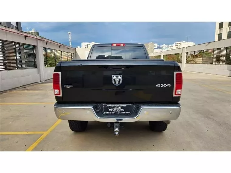 RAM 2500 Preto 5