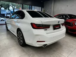 BMW 320i
