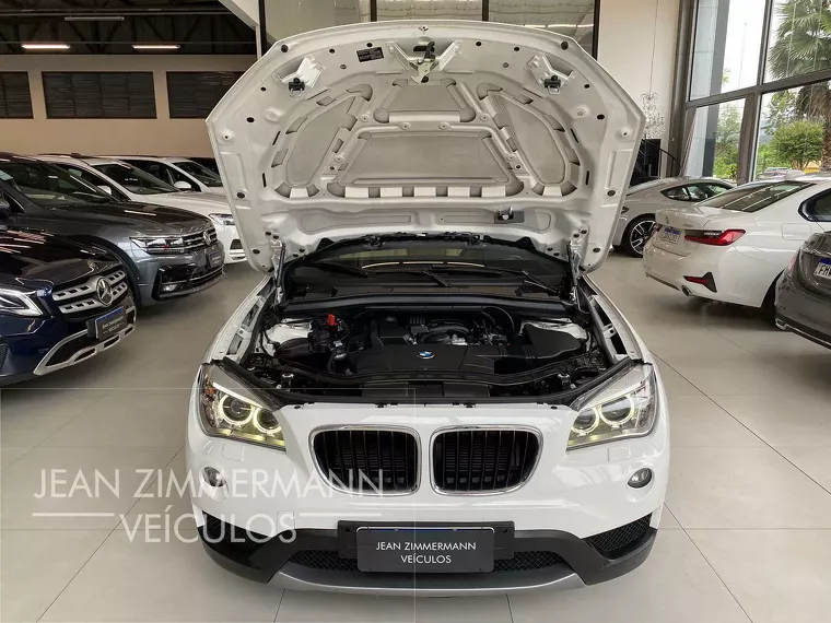 BMW X1 Branco 10