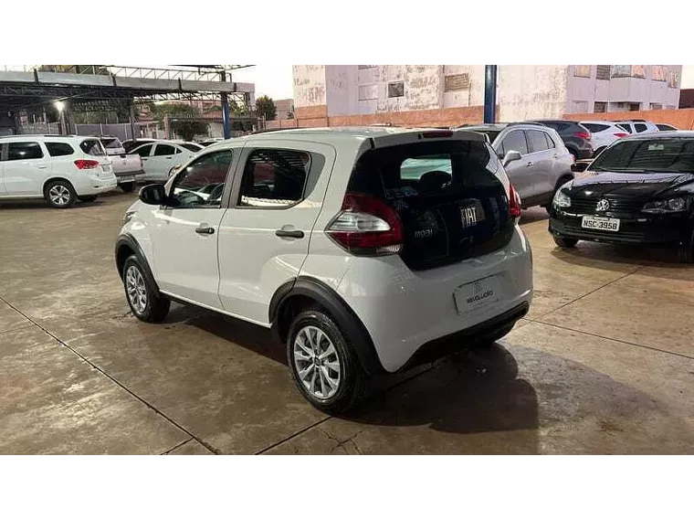 Fiat Mobi Branco 2