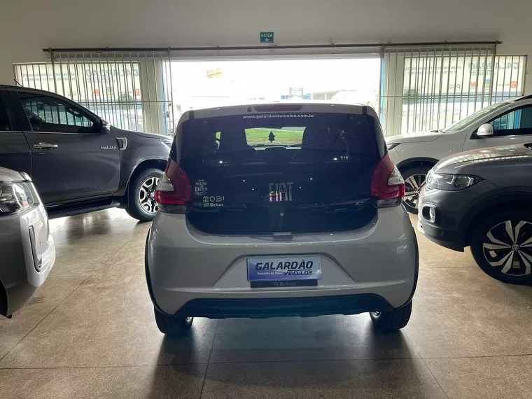 Fiat Mobi Prata 6