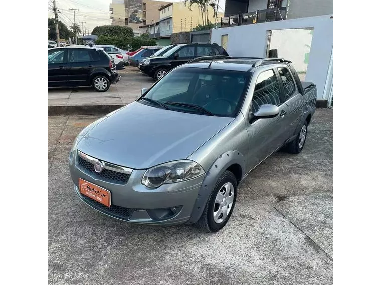 Fiat Strada Cinza 4