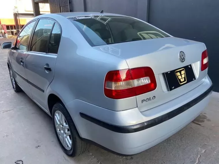 Volkswagen Polo Sedan Prata 5