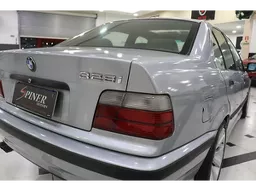 BMW 328i