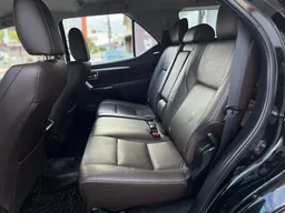 Toyota Hilux SW4