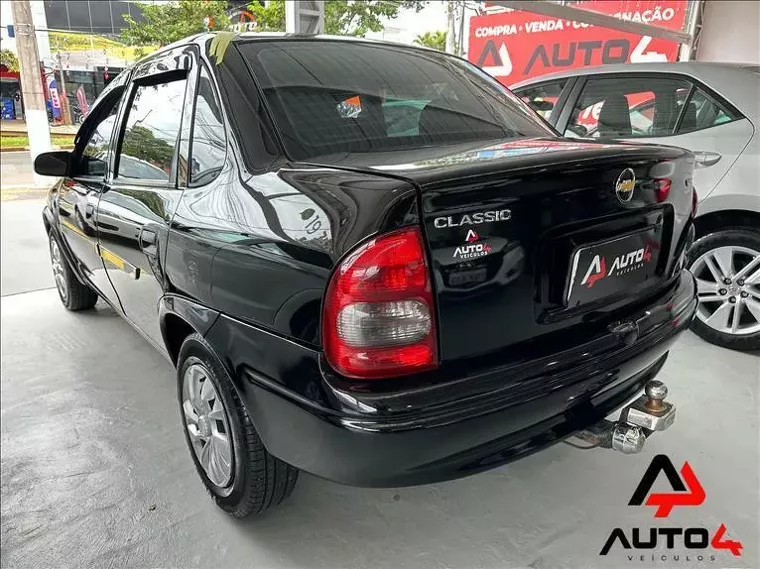 Chevrolet Classic Preto 8