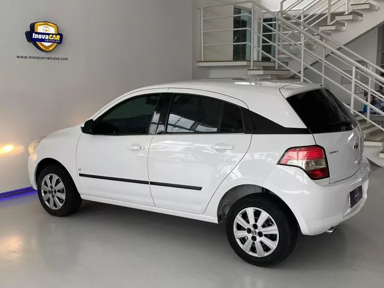 Chevrolet Agile Branco 12