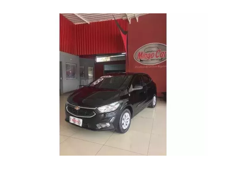 Chevrolet Onix Preto 7