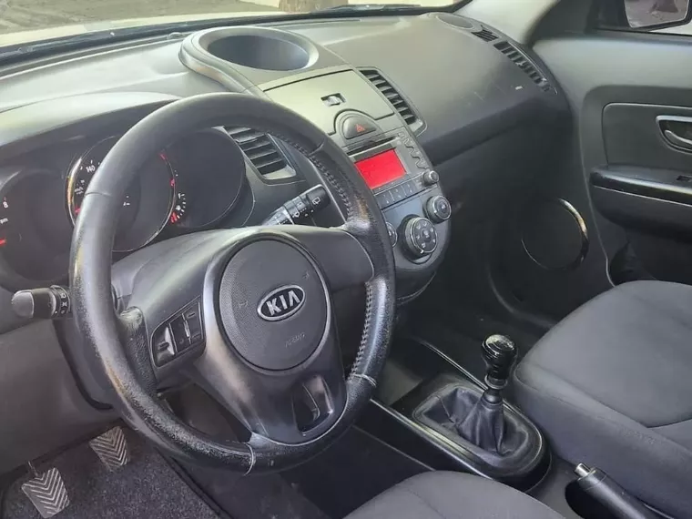 KIA Soul Cinza 9