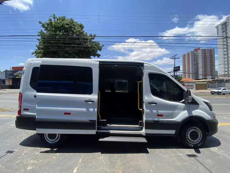 Ford Transit Branco 2