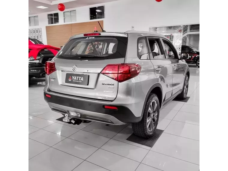 Suzuki Vitara Cinza 16