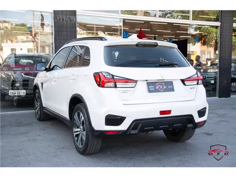 Mitsubishi Outlander Branco 14