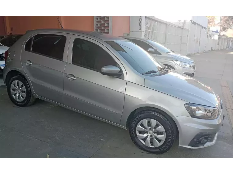 Volkswagen Gol Prata 11