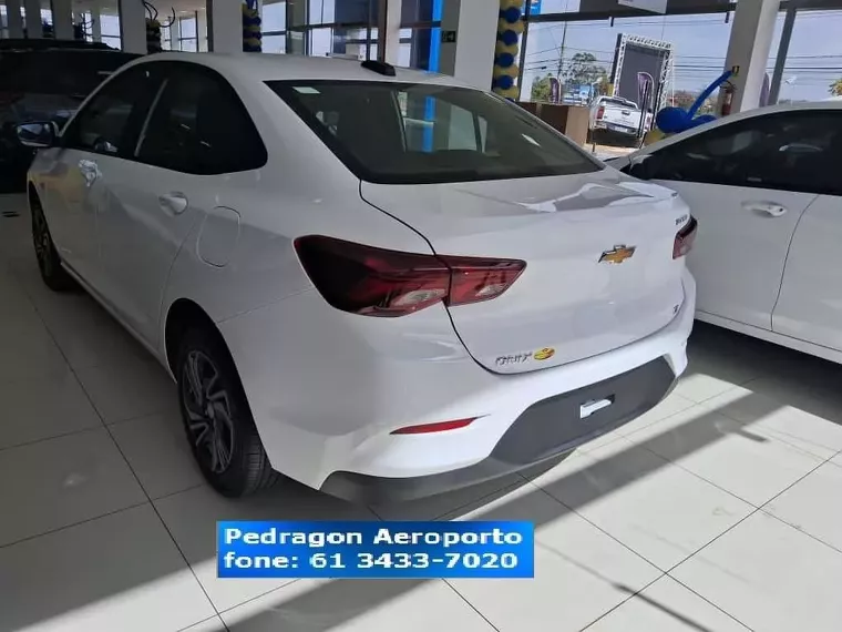 Chevrolet Onix Branco 5