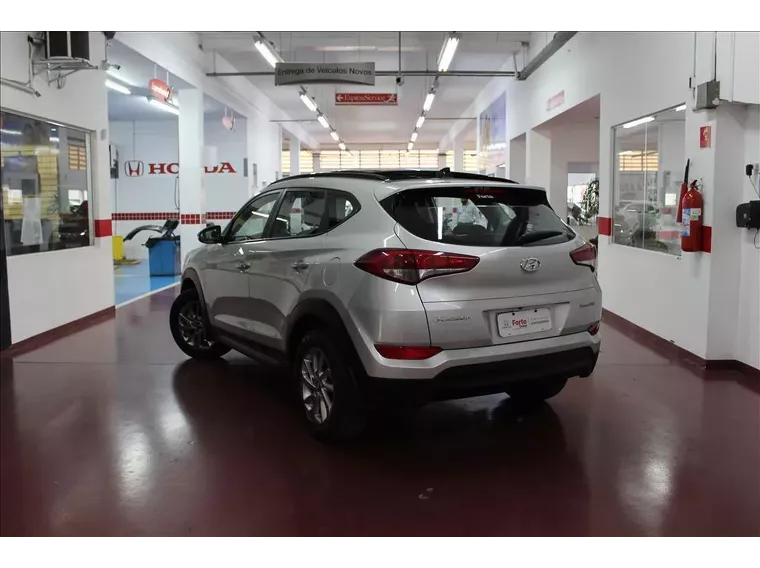 Hyundai Tucson Prata 13