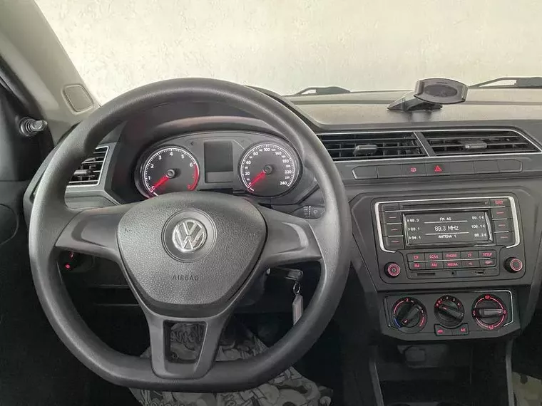 Volkswagen Voyage Prata 6