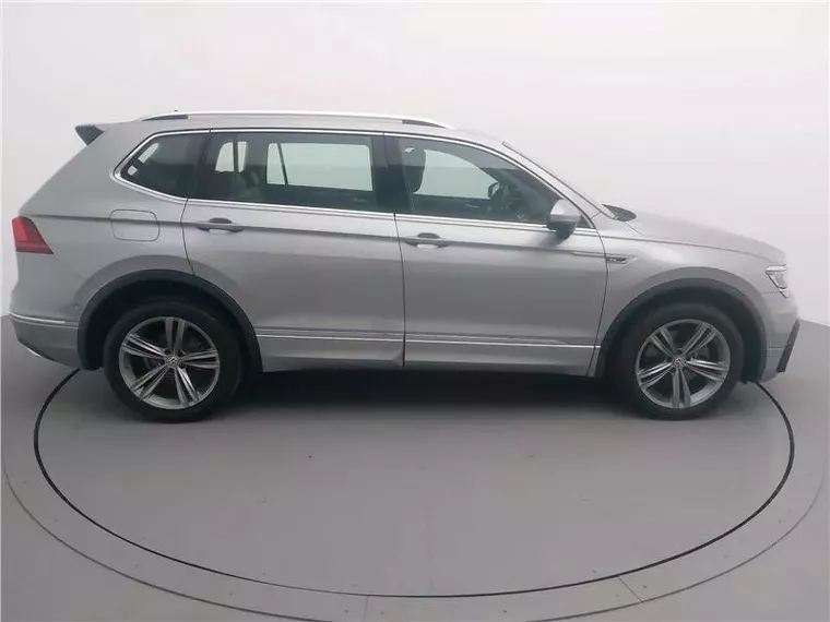 Volkswagen Tiguan Prata 14