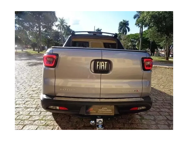 Fiat Toro Cinza 2