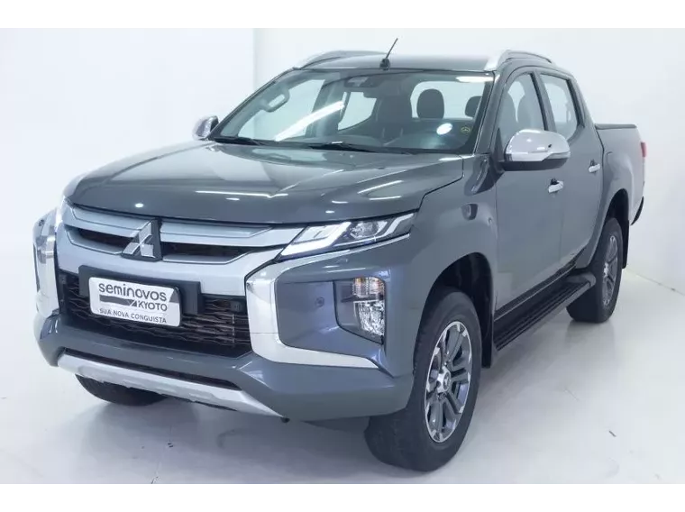 Mitsubishi L200 Triton Cinza 1