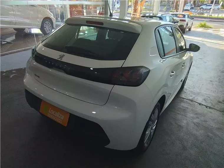 Peugeot 208 Branco 11