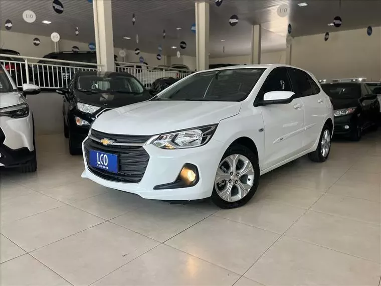 Chevrolet Onix Branco 3