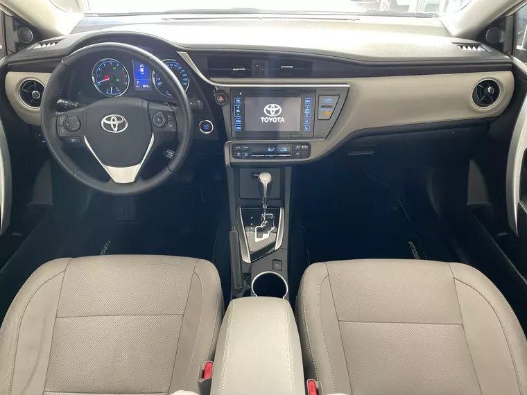 Toyota Corolla Branco 14