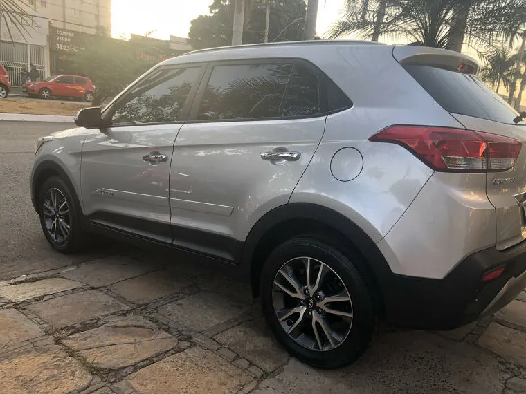 Hyundai Creta Cinza 9