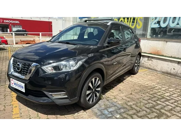 Nissan Kicks Preto 1