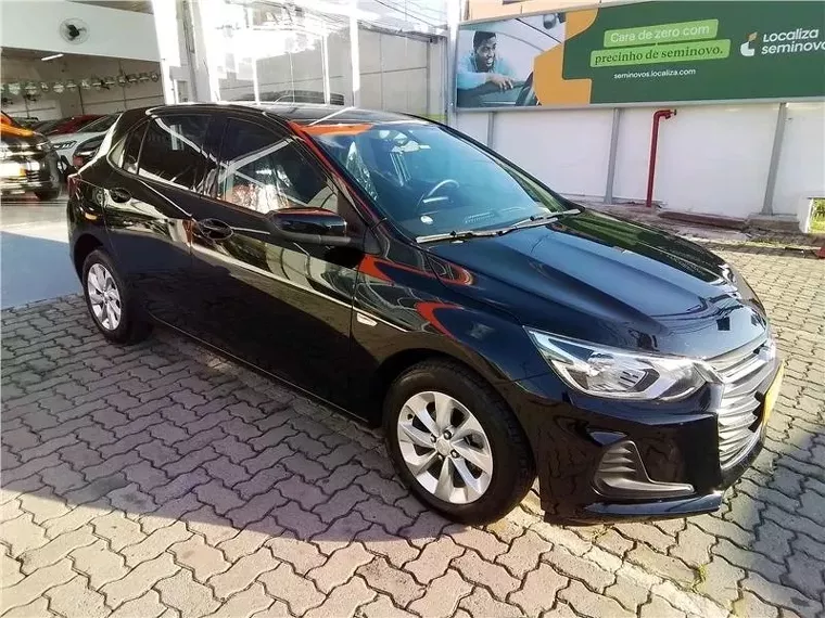 Chevrolet Onix Preto 1