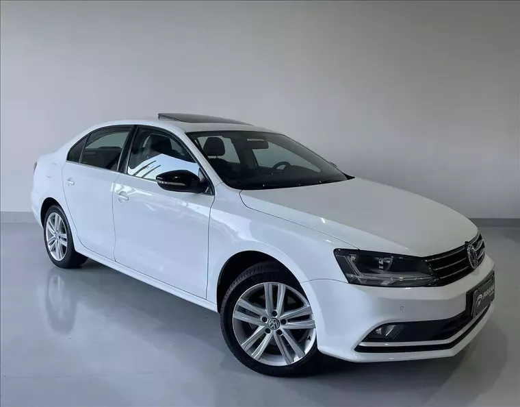 Volkswagen Jetta Branco 4