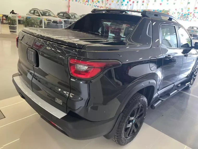 Fiat Toro Preto 10