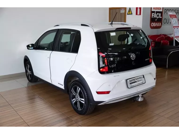 Volkswagen UP Branco 5