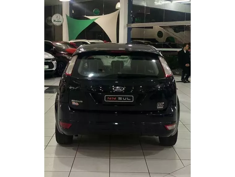 Ford Focus Preto 15