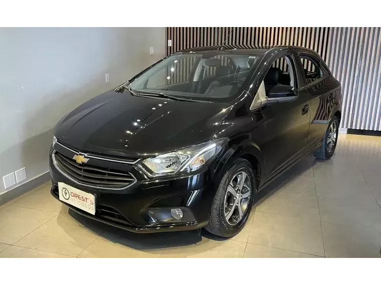 Chevrolet Onix Preto 11