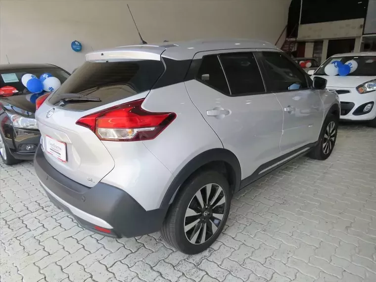 Nissan Kicks Preto 11