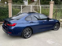 BMW 320i