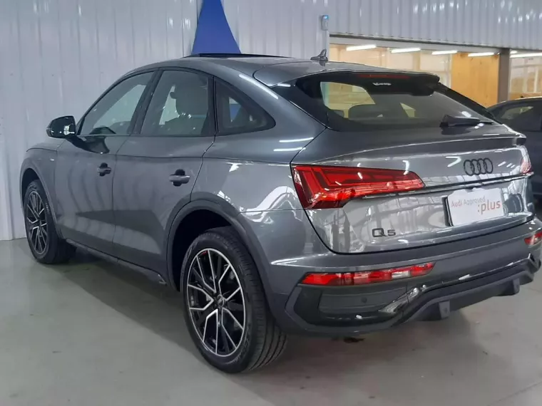 Audi Q5 Cinza 13