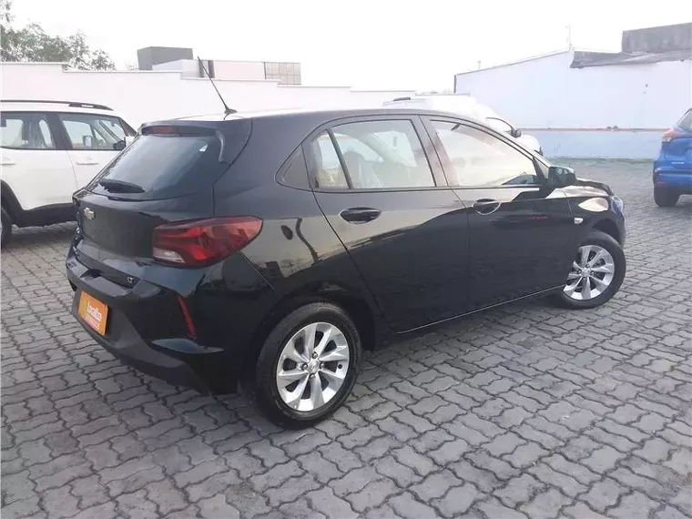 Chevrolet Onix Preto 3