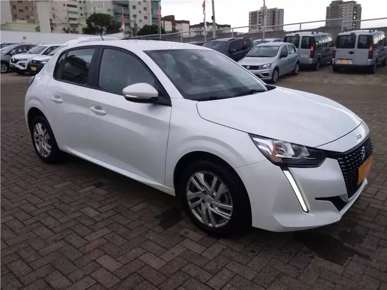 Peugeot 208 Branco 3