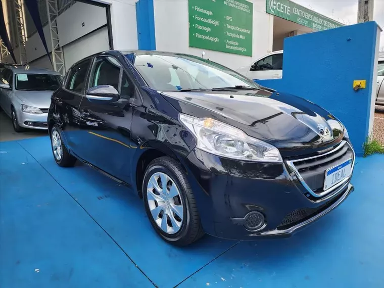 Peugeot 208 Preto 7