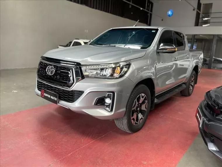 Toyota Hilux Prata 6