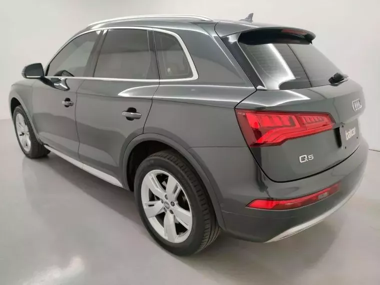 Audi Q5 Cinza 9