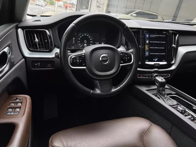 Volvo XC60 Preto 10