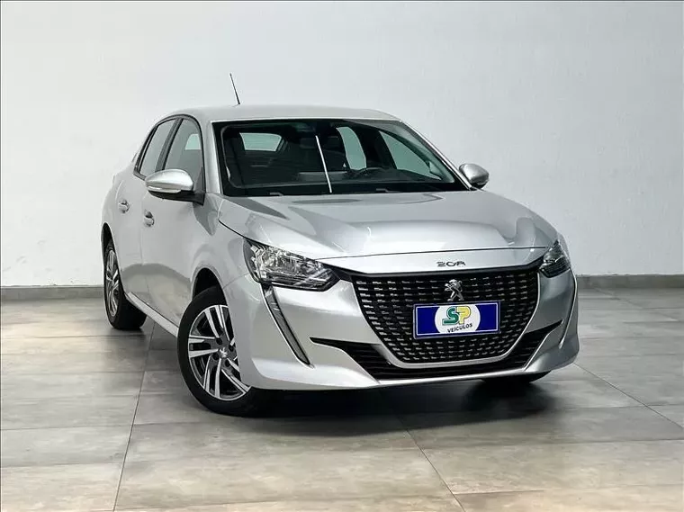 Peugeot 208 Prata 11