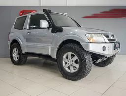 Mitsubishi Pajero Full
