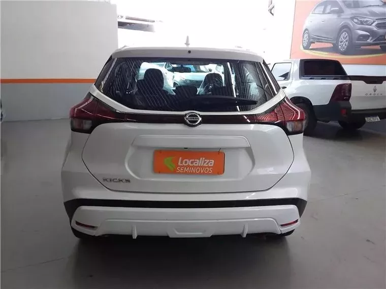 Nissan Kicks Branco 2