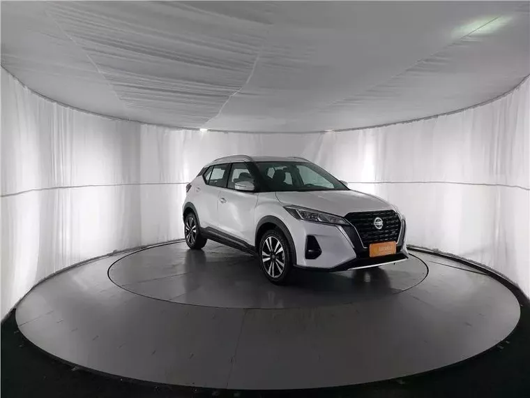 Nissan Kicks Branco 3